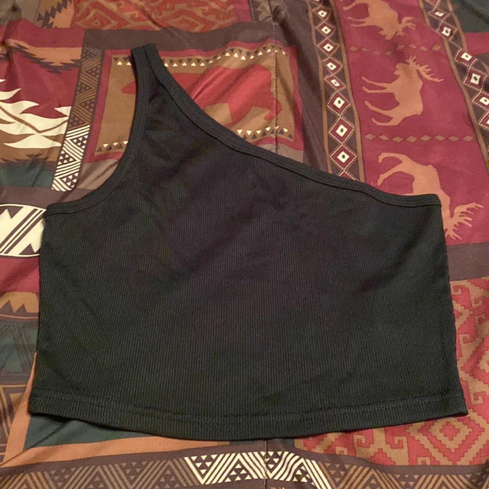 Cropped shirt never worn